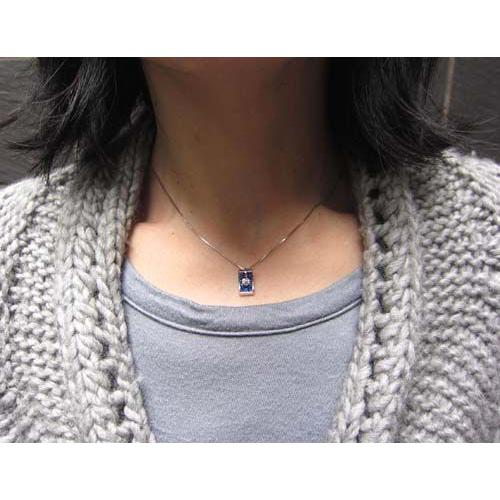 レーザーホール ダイヤモンドが揺れる サファイア ペンダント レーザーホール ペンダント