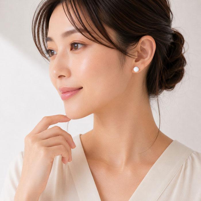 宝石珊瑚のSANSUI 白珊瑚 ピアス 丸玉 K18 イエローゴールド 無染色