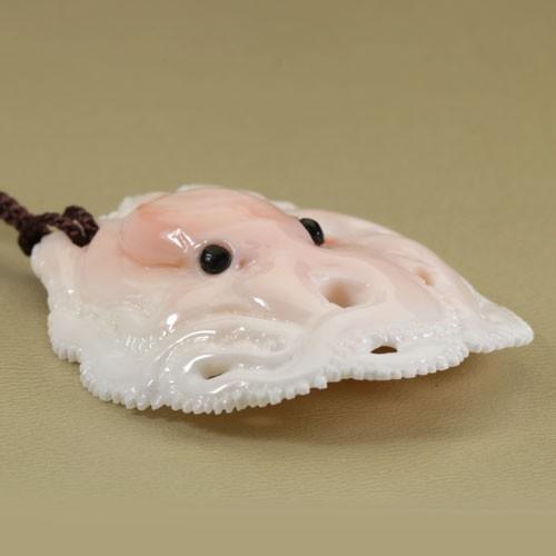 宝石珊瑚のSANSUI ピンク 深海珊瑚 蛸 根付け 伯全作 無染色