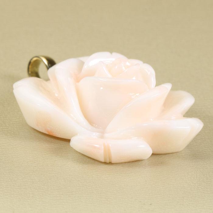 ミッド珊瑚 ピンク ペンダント 薔薇 バラ 花 K18 イエローゴールド 無染色 SANSUIの画像