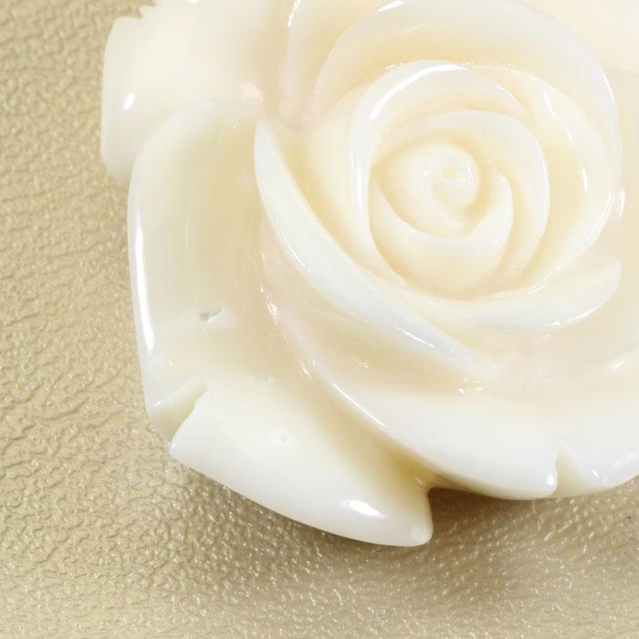 白珊瑚 ペンダント 薔薇 バラ ローズ 花 K18 イエローゴールド 無染色の画像