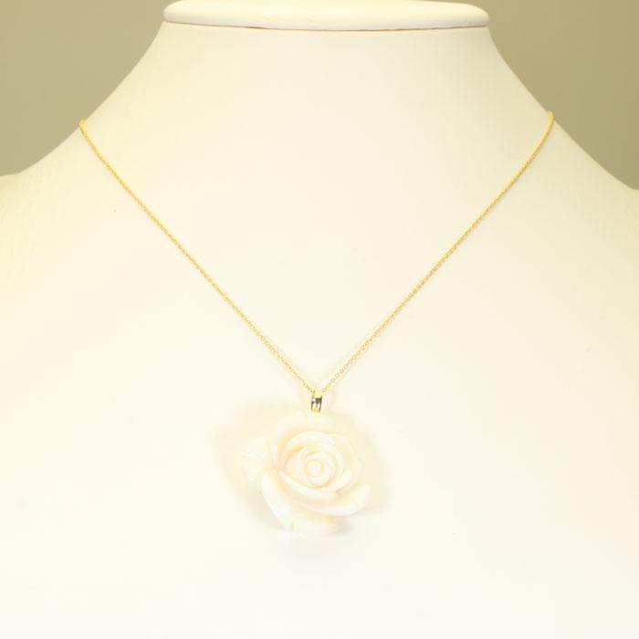 白珊瑚 ペンダント 薔薇 バラ ローズ 花 K18 イエローゴールド 無染色の画像