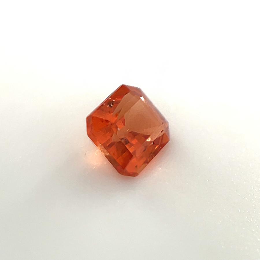 パキスタン産トリプライト ルース  0.438ct【品質保証書/宝石鑑別書付】の画像