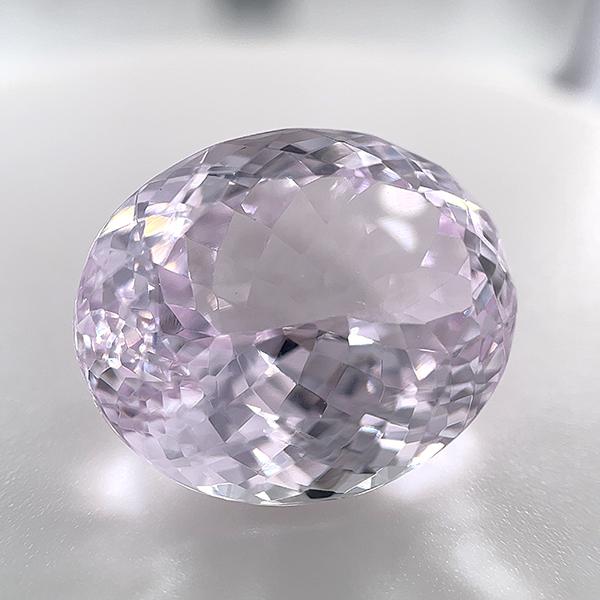 ブラジル産クンツァイト ルース 20.065ct【品質保証書・日本宝石学日協会ソーティング付き】の画像