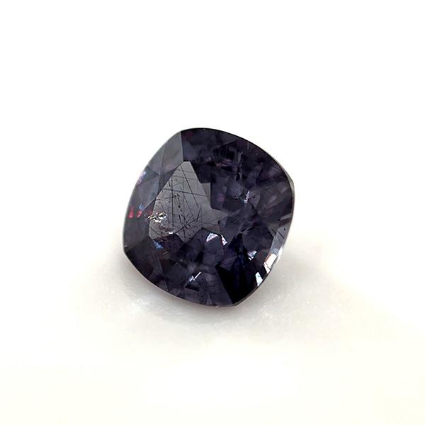 カラーチェンジガーネット ルース 0.66ct【品質保証書/宝石鑑別書付】の画像