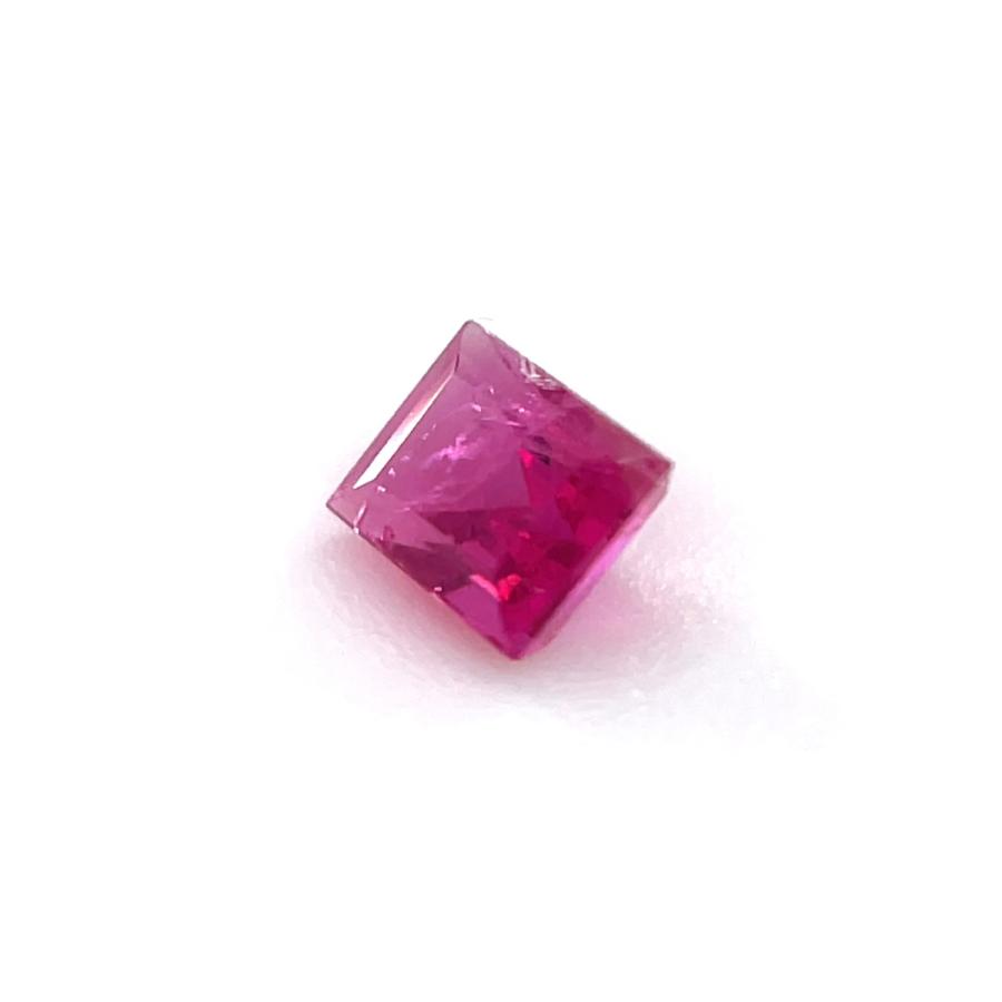 アメリカ産レッドベリル ルース 0.11ct【品質保証書付】の画像