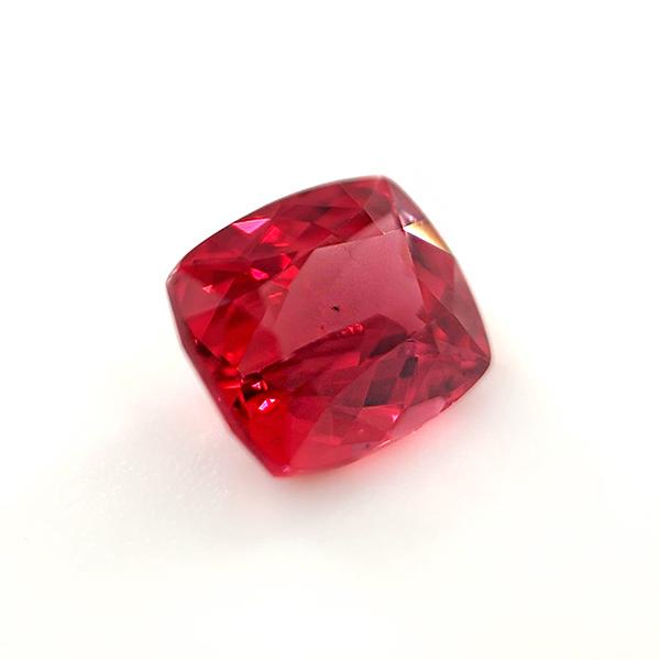 レッドスピネル ルース 0.86ct【品質保証書/宝石鑑別書付】_1