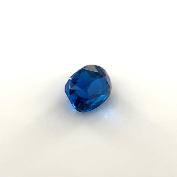 コバルトスピネル ルース 0.381ct【品質保証書/宝石鑑別書付】 : 宝石