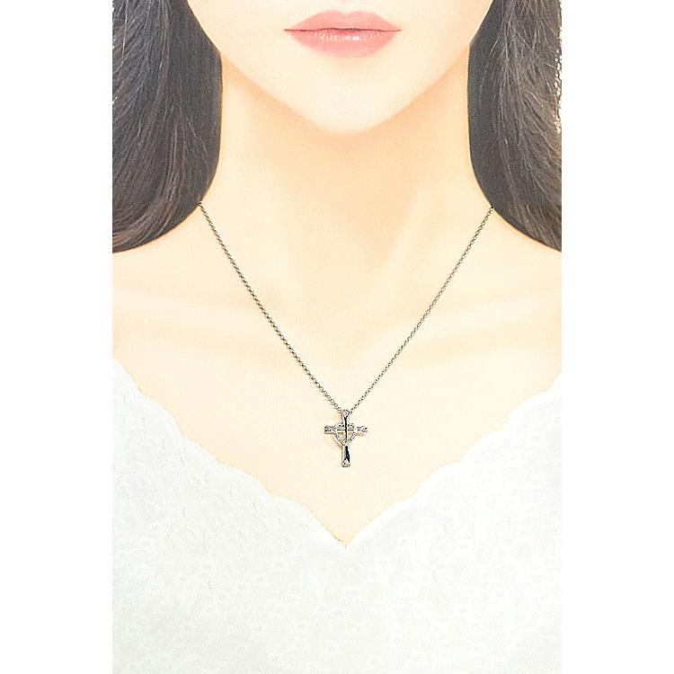 Mari Ｄana天然ダイヤモンドネックレス　辺見マリ☆中古品 エメダーナ 辺見マリ ダイヤモンド K18ホワイトゴールド クロス 十字