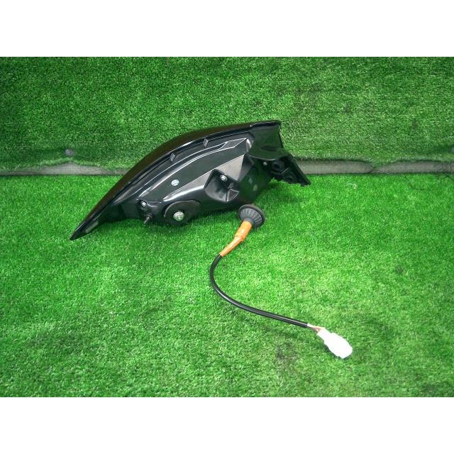 ＭＡＺＤＡ３ 6BA-BP5P 右テールランプ ファストバック15Sツーリング 46G   600082の画像