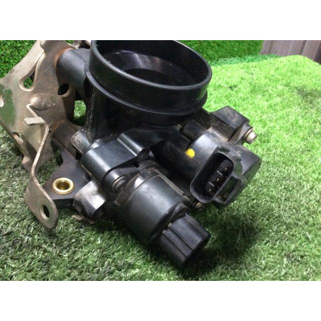 エッセ DBA-L235S スロットルボディ D G42 22210-B2010 600248