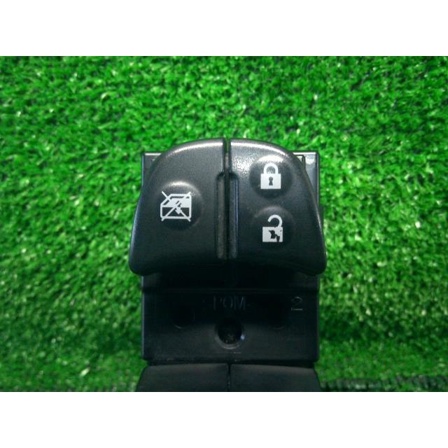 セレナ DAA-HC26 パワーウインドウスイッチ ライダー ブラックライン S-ハイブリッド KH3  25401-1VA7D | セレナ | 01