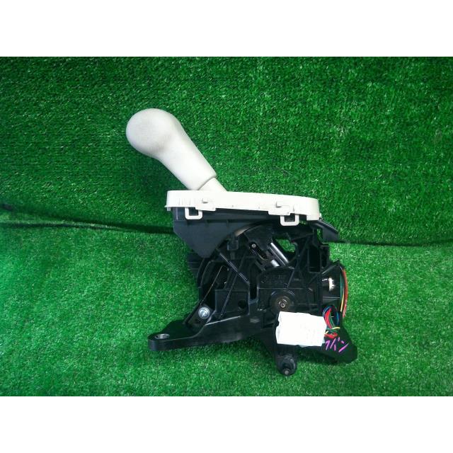 ラパン DBA-HE33S シフトレバー L オーディオレス Z7T 28100-80PH1-B1W