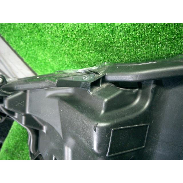ヤリス 5BA-MXPA10 右ヘッドランプASSY Z 1E7 81110-K0030