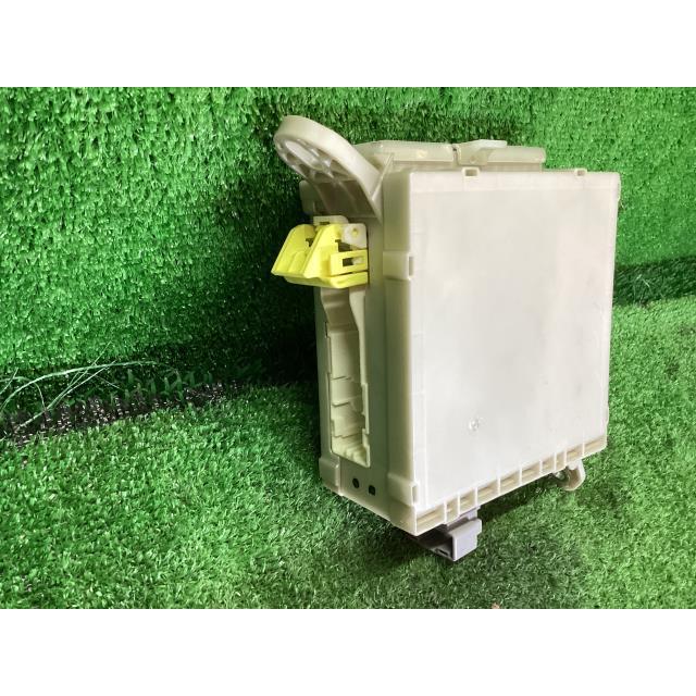 レクサス（LEXUS） LS DAA-UVF45 ヒューズボックス LS600H バージョン