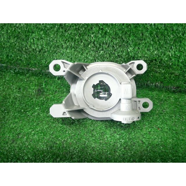 トヨタ純正 フォグランプ 81221-B1020 片側 タンク ルーミー 等 ルーミー 5BA-M900A 左フォグランプ カスタムG S28 81221-B1020