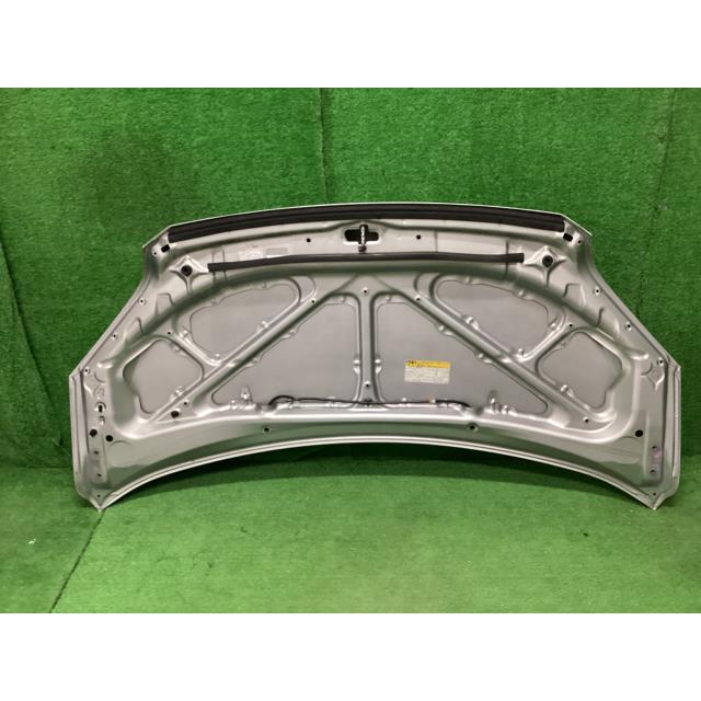 ヴォクシー CBA-AZR65G ボンネットフード X 4WD 8人 1D4 53301-28090