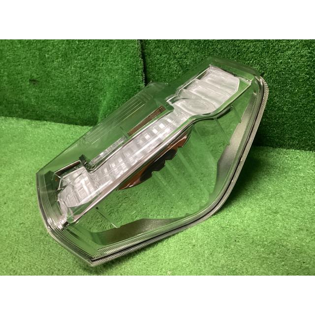 タント DBA-LA600S 右テールランプ カスタムRS トップエディションSA