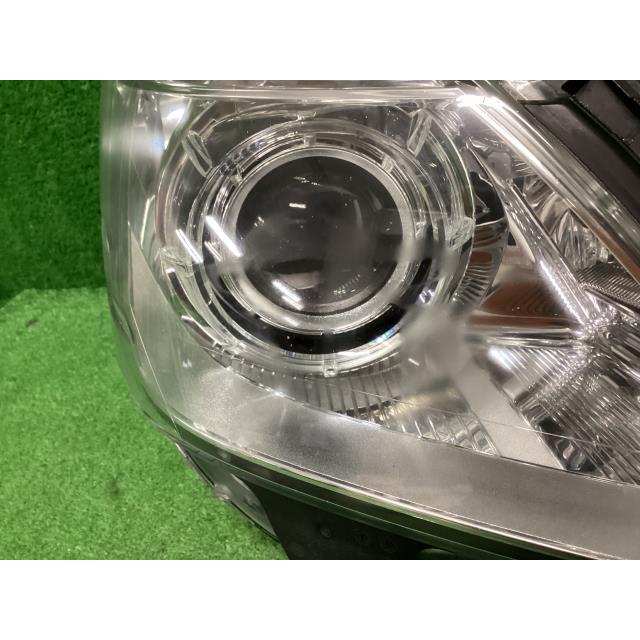 ベンツ Eクラス DBA-212247C 右ヘッドランプASSY E250 ブルー