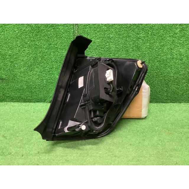 シトロエンC3セダクションレザーA5HM01 2016年テールライトテールランプ シトロエン C3 ABA-A5HM01 左テールランプ セダクション レザー EKU