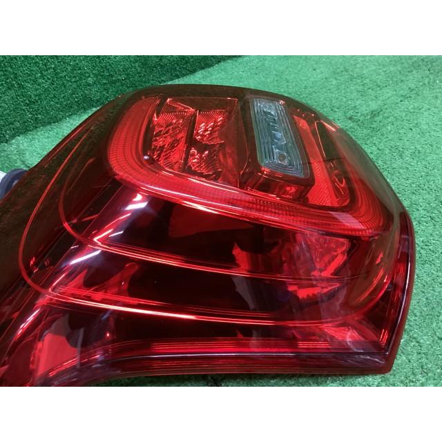 スイフト 5AA-ZC53S 左テールランプ ハイブリッドRS D7Z  35670-52RA2の画像