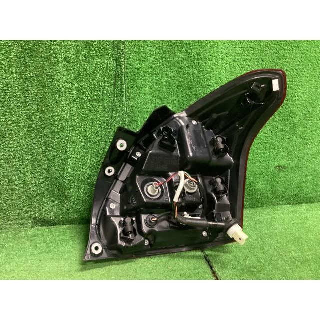 スイフト 5AA-ZC53S 左テールランプ ハイブリッドRS D7Z  35670-52RA2の画像