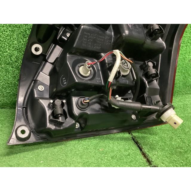 スイフト 5AA-ZC53S 左テールランプ ハイブリッドRS D7Z  35670-52RA2の画像