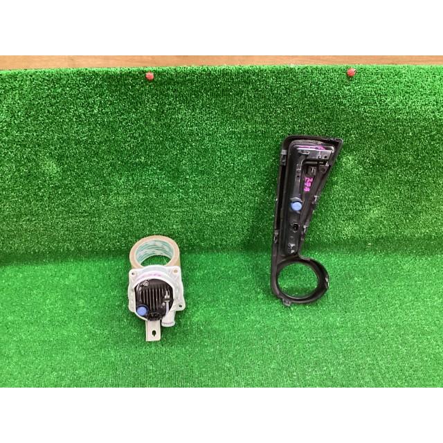 ステラ DBA-LA160F 左フォグランプ カスタムRS スマートアシスト 4WD W24  81220B2460の画像