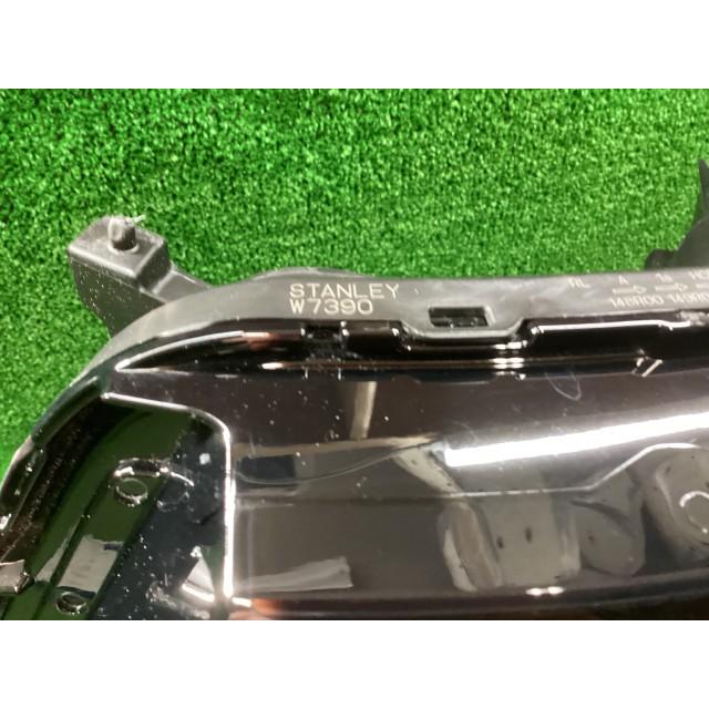フリード 6AA-GT7 左ヘッドランプASSY E:HEVエアー EX 4WD NH830Mの画像