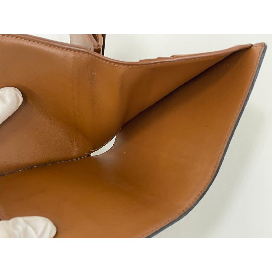 セリーヌ CELINE 二つ折り財布 トリオンフ スモールストラップウォレット → 2602LA005 |  | 07