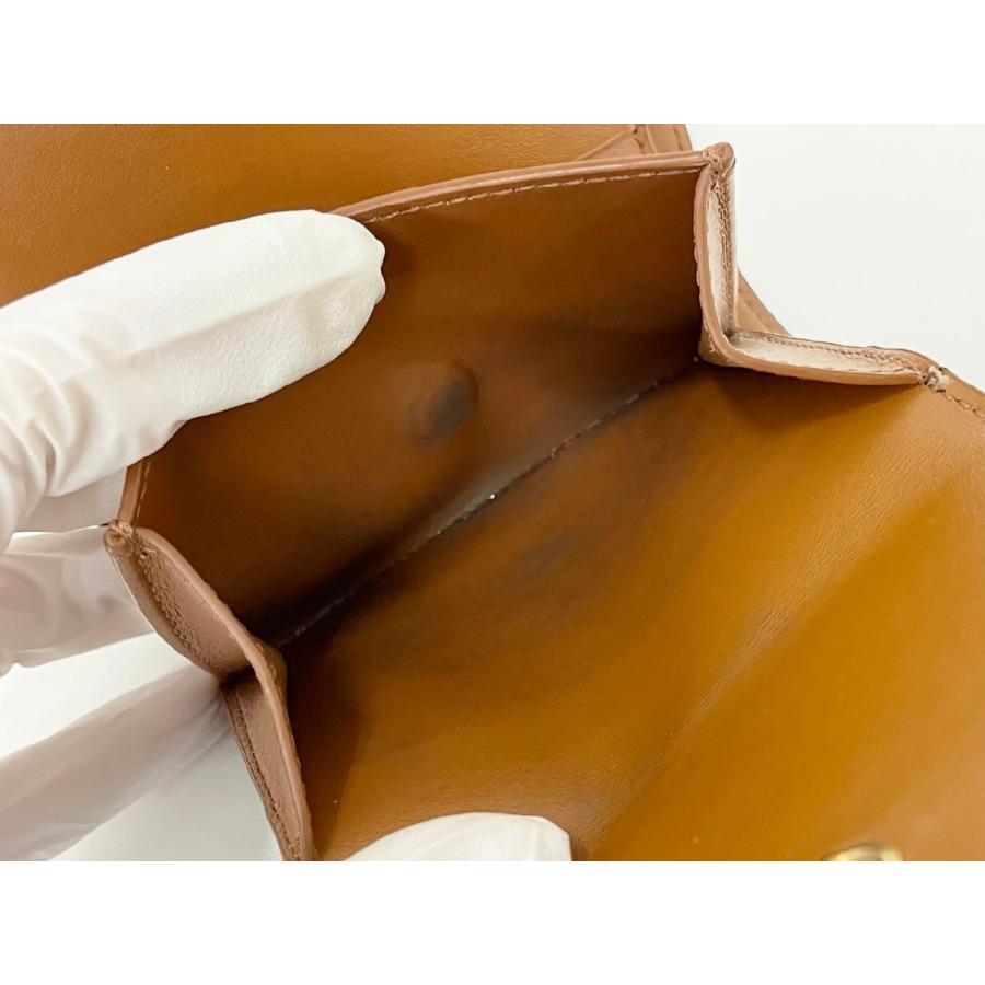 セリーヌ CELINE 二つ折り財布 トリオンフ スモールストラップウォレット → 2602LA005 |  | 08