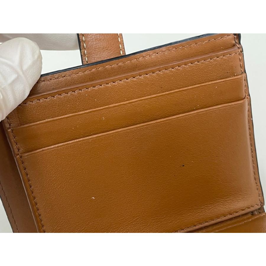 セリーヌ CELINE 二つ折り財布 トリオンフ スモールストラップウォレット → 2602LA005 |  | 09