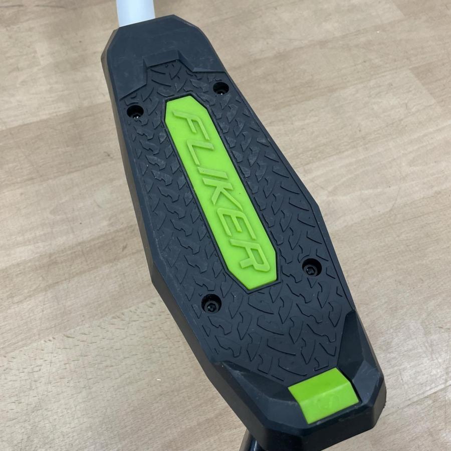 Y FLIKER F3 Yフリッカー 3輪キックボード ホワイト グリーン