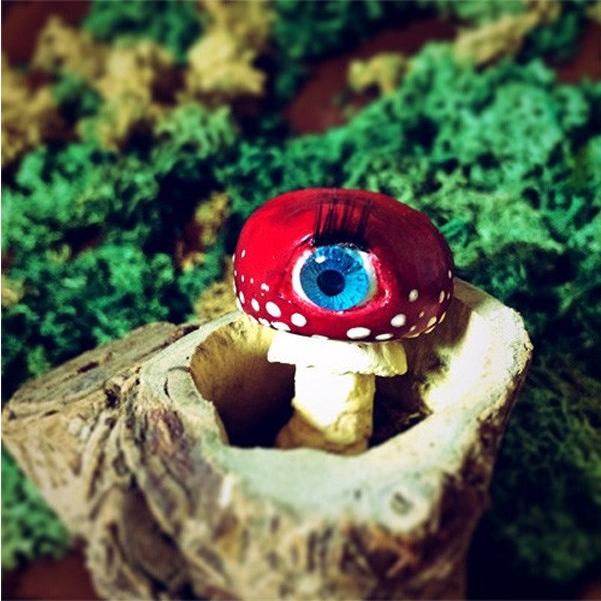 Eyeball Mushroom:ブローチ/ ベニテング目玉茸：三女 アン：ホイホイレコードだけ販売｜hoyhoy-records