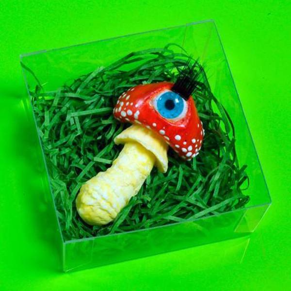 Eyeball Mushroom:ブローチ/ ベニテング目玉茸：長女 シャーロット：ホイホイレコードだけ販売｜hoyhoy-records｜06
