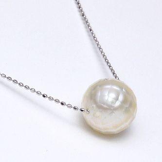 華真珠】K18WG白蝶真珠スルーネックレス（ホワイトカラー／10mm 