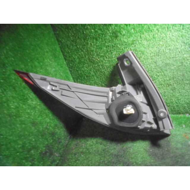 トヨタ エスティマ ACR50W テールランプ ライト 右 67786 : 原木オート