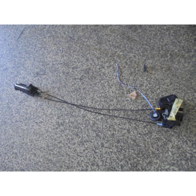 ウィッシュ UA-ZNE10G 右Rドアロック アクチュエータ 8Q6 R右用 45703