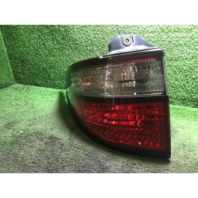 エスティマ GH-MCR30W 左テールランプ リア レンズ 3J7 60443 : 原木