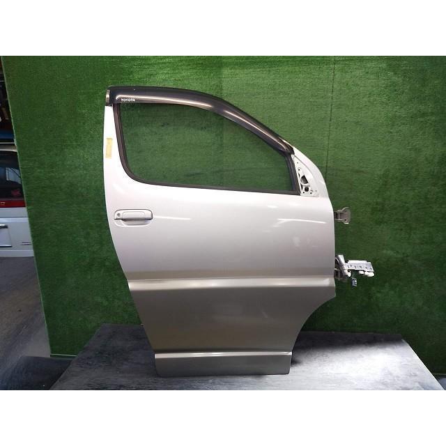 グランドハイエース GF-VCH10W 右フロントドア 2FY 65739 : 原木