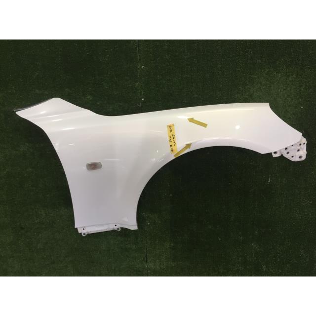 ソアラ UA-UZZ40 右フロントフェンダーパネル 065 71576 : 原木