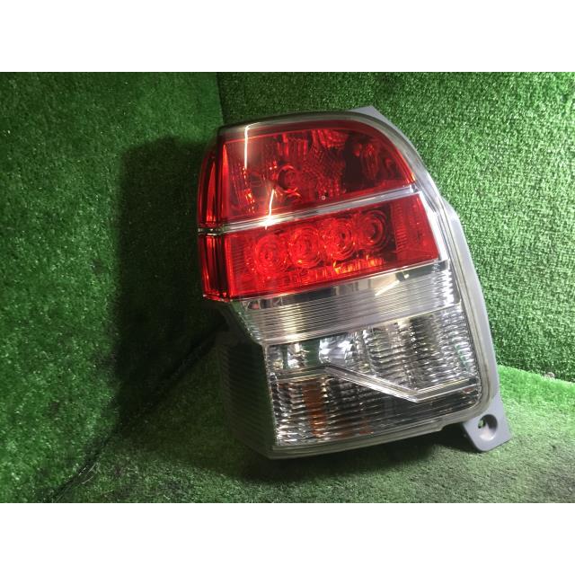 SPADE スペイド DBA-NSP140 左テールランプ リア レンズ 070 73335