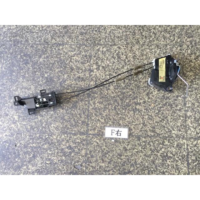 オデッセイ DBA-RC1 右Fドアロック アクチュエータ NH731P 77963