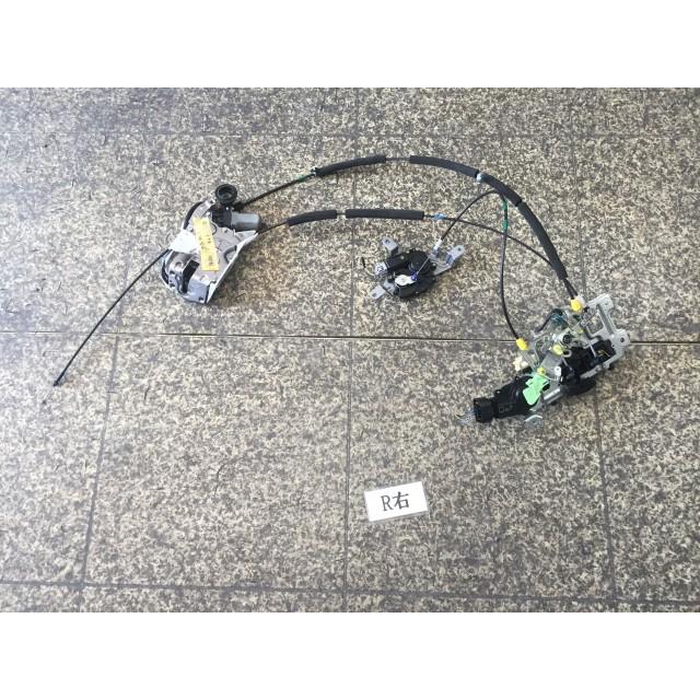 セレナ DAA-HFC26 右Rドアロック アクチュエータ K23 78680 : 原木