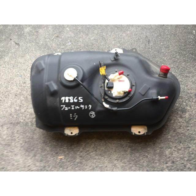 ミラ（ダイハツ） ミラ DBA-L275S フューエルタンク T23 78865 : 原木