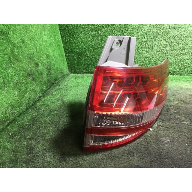 エスティマ DBA-GSR55W 右テールランプ リア レンズ 5A4 79228 : 原木