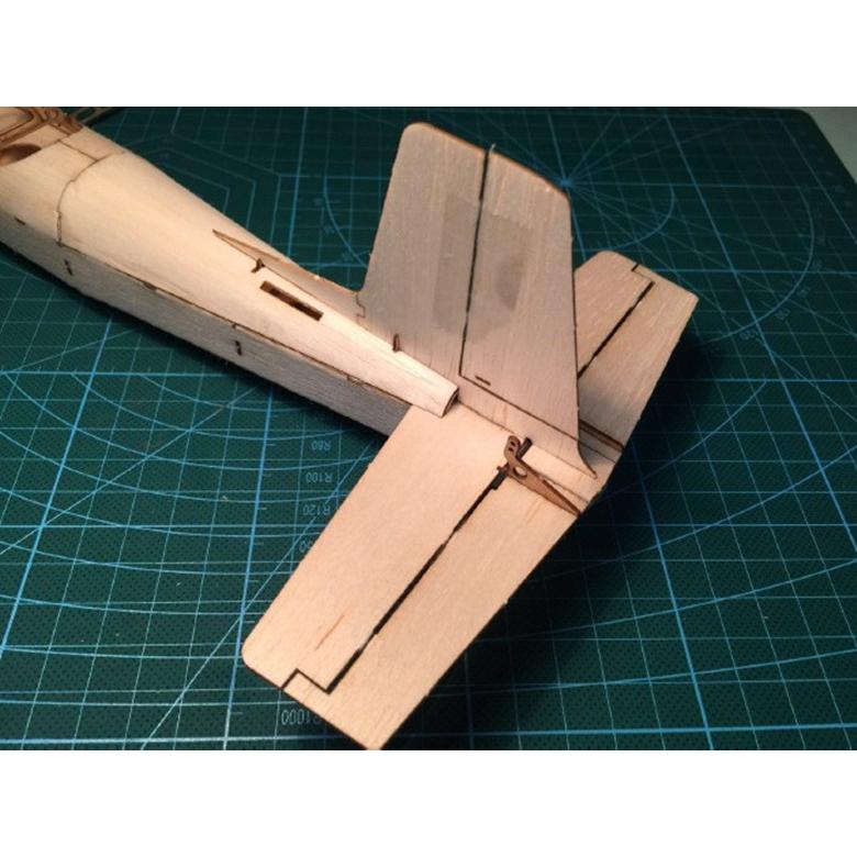 Mininimumrc レーザーカット バルサ材飛行機キット cj6キット モーター