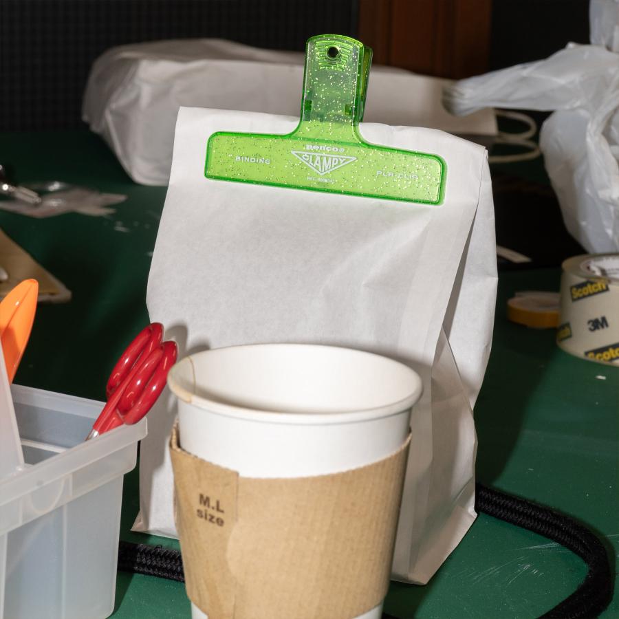 Penco ペンコ プラクリップ グリッター Plastic Clip Glitter 透明 シルバー ラメ クリップボード 紙挟み 袋留め 教科書クリップ ブッククリップ 目玉クリップ | penco | 07