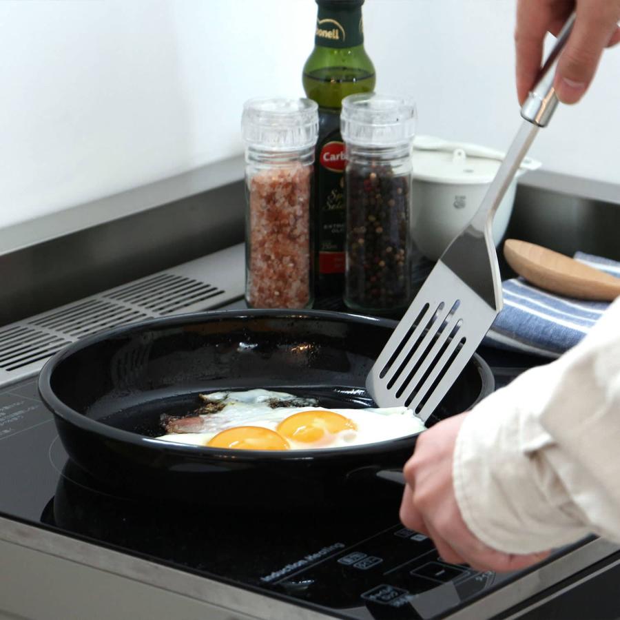 MUNDER社 ミュンダー社 Flying Pan フライパン 24cm ホーロー製 琺瑯 オーブン使用可 直火 ガス火 IH対応 おしゃれ クラシカル ギフト 引越し祝い 新生活 | MUNDER