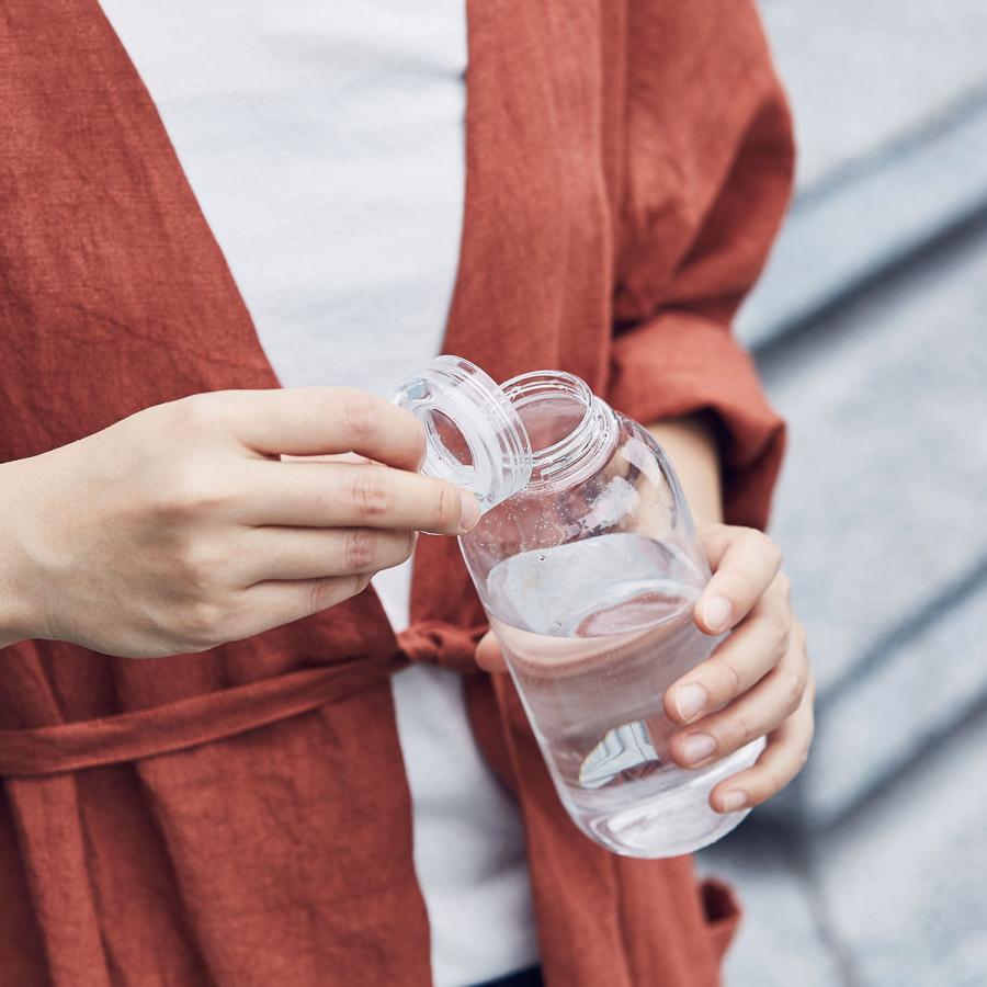 水筒 KINTO キントー ウォーターボトル 500ml タンブラー 持ち運び 蓋付き こぼれない 軽量 軽い マグボトル 取っ手 持ち手 透明 食洗機対応 シンプル おしゃれ | 